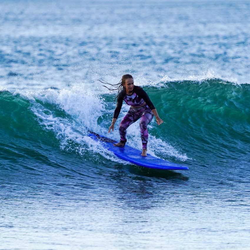 Aula de surf no Miramar Surfcamp
